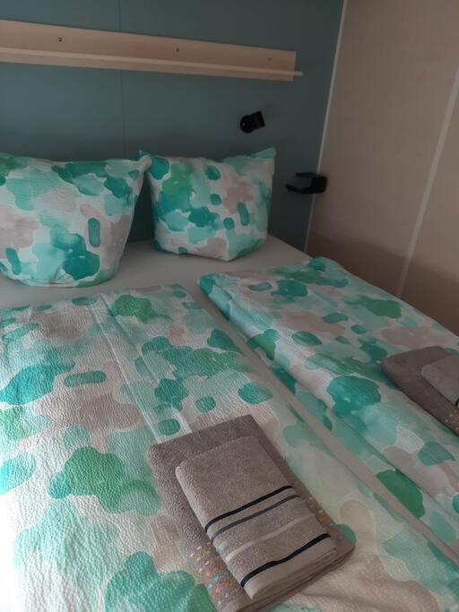 Chalets Mercure Am Wallersee Zum Vermieten Helming Eksteriør bilde